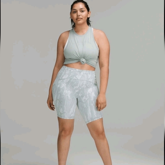 Lululemon Swift Speed High-Rise Short in the Reverberate Chevron Jacquard Silver